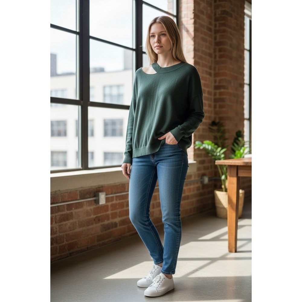 Unlisted Women's Crew Neck Sweater‎ - Green